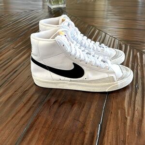 Nike high top blazer size 8W
